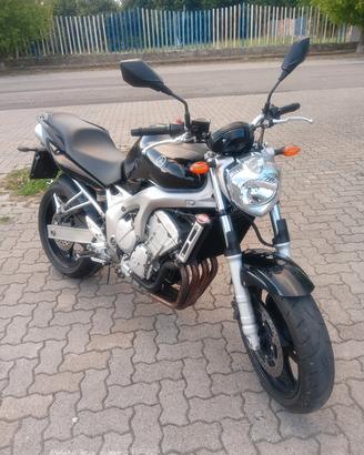 Yamaha FZ6   IN PERFETTE CONDIZIONI