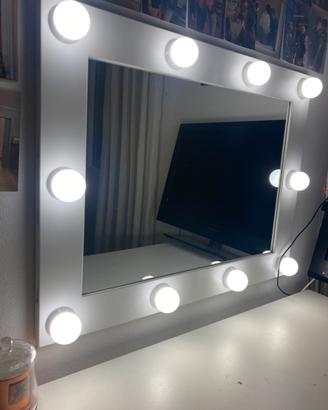specchio postazione trucco con luci