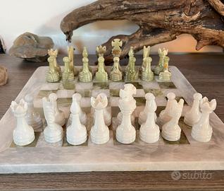 Scacchiera artigianale in marmo e onice