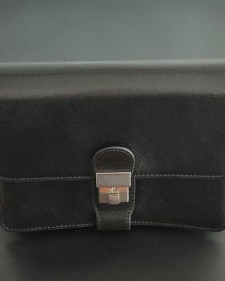 Pochette uomo in pelle nera Time Resistance