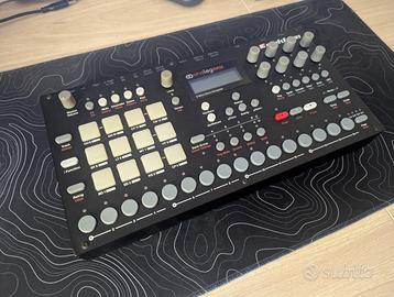 Analog Rytm Mk1 Sintetizzatore con custodia