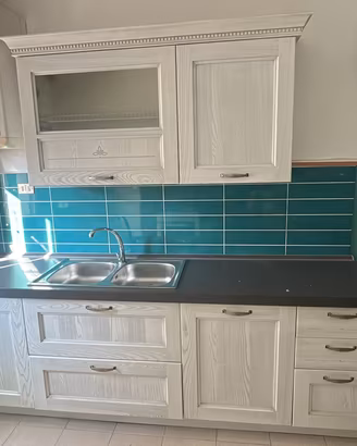 Cucina completa di frigo