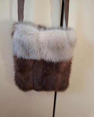 Porta cellulare in visione