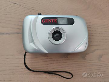 Macchina Fotografica rivista "Gente"