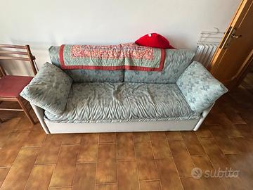 DIVANO LETTO CON MATERASSO matrimoniale