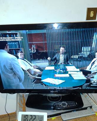 tv LCD full HD Philips da 32 pollici flatron, dig