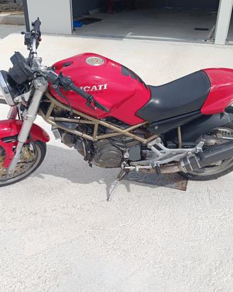 Ducati Monster 750