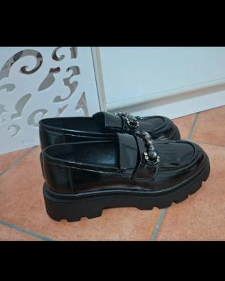 Mocassini vernice e strass