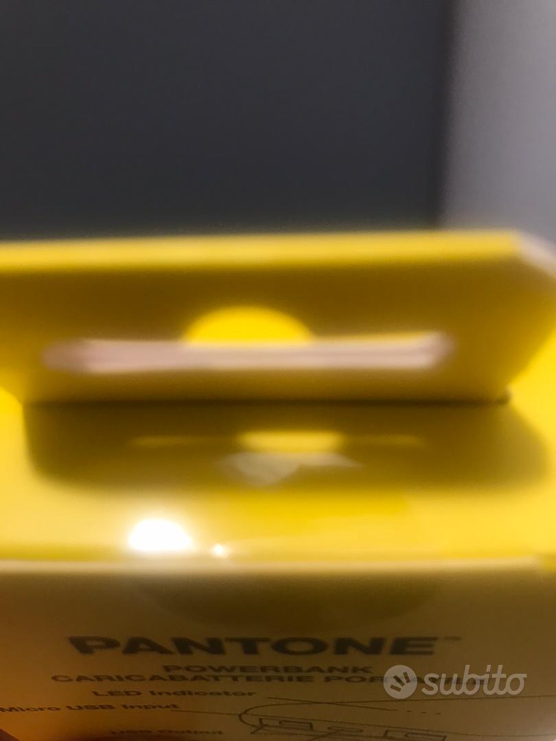 Pantone powerbank caricabatterie portatile 5000mAh - Telefonia In vendita a  Milano