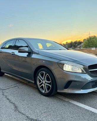 Mercedes A180 Sport/1.5 110 CV/KEYLESS/CAMERA/AMBI