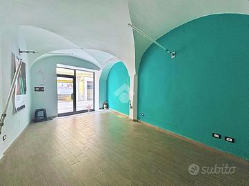 NEGOZIO A NOVI LIGURE