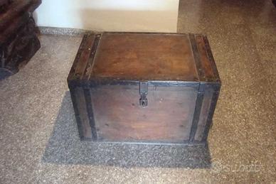 Baule antico in legno cassapanca contenitore