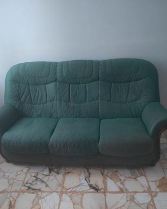 Divano in stoffa colore verde