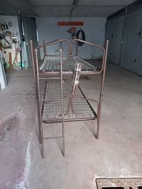 Letto a castello con scala