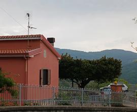 Casa indipendente in borgo montano