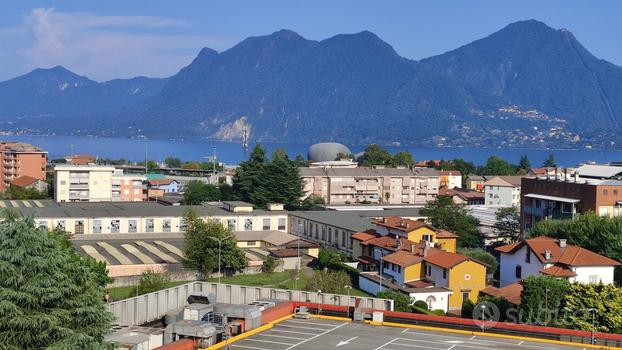 Quadrilocale con vista lago e box, Verbania