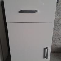 mobiletto bagno portasciugamani