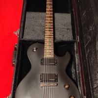 Chitarra Schecter con custodia e tracolla in pelle