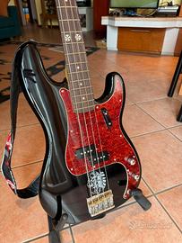 Basso Precision Fender Squier
