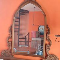 Specchiera con cornice di legno
