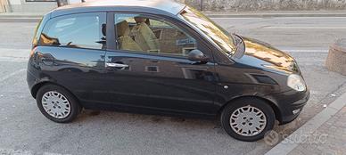lancia y