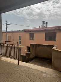 DOLIANOVA:Luminoso e ampio primo piano