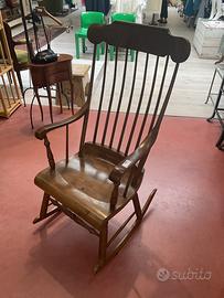 Sedia a dondolo in legno