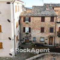 CASA A SCHIERA A MONDAVIO- BORGO MEDIEVALE