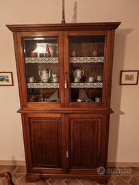 Madia in legno con vetrina