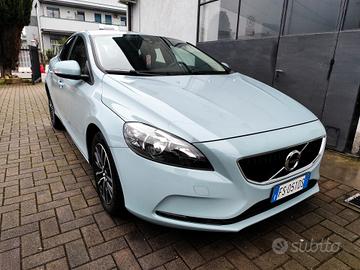 Volvo V40 D2