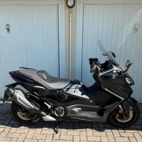 SCOOTER TMAX TECH 560 YAMAHA
