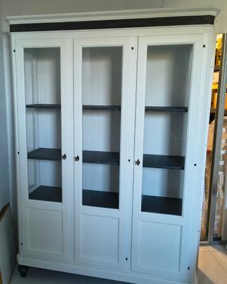 La Vetrina "Black & White" in Arte Povera