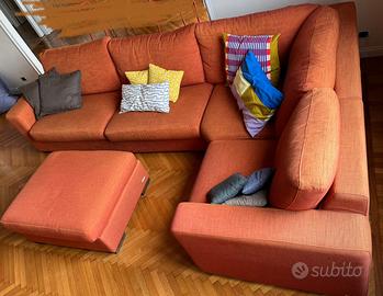 Divano sfoderabile Poltronesofà angolare con Pouf