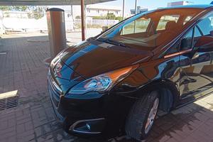 Pegeut 5008 2014