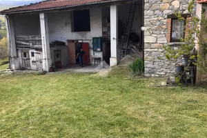 CASA SEMINDIPENDENTE A BORE