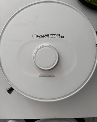 robot aspirapolvere e lavapavimenti