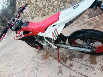 moto husqvarna 125