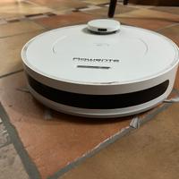 Robot aspirapolvere e lavapavimenti