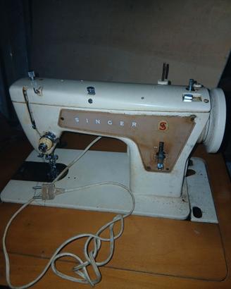 Macchina per cucire Singer vintage