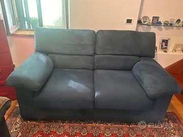 Divano  2 posti tessuto alcantara sforabile