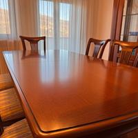 tavolo in legno massiccio 