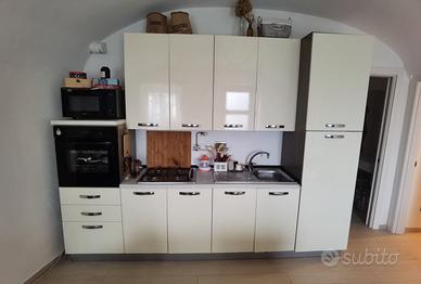 Cucina 300 cm con elettrodomestici