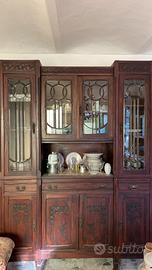 Mobile  vintage  in legno con vetrinette 