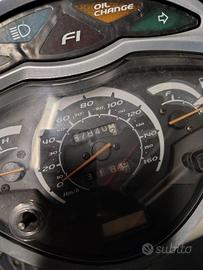 Honda SH 150 (2006) con bauletto e parabrezza Givi