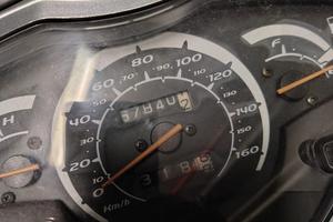 Honda SH 150 (2006) con bauletto e parabrezza Givi