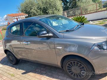 Lancia ypsilon ibrida