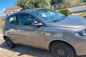 Lancia ypsilon ibrida