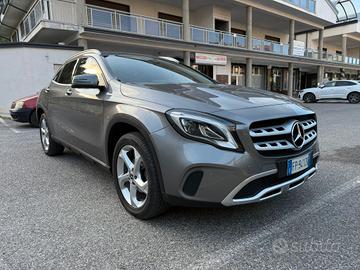Mercedes - Benz GLA 200d - 4 matic