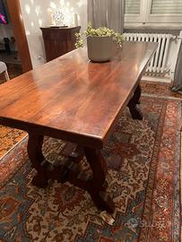 Tavolo in legno massello e 6 poltrone imbottite