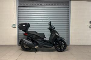 Piaggio Beverly 400 HPE Deep Black